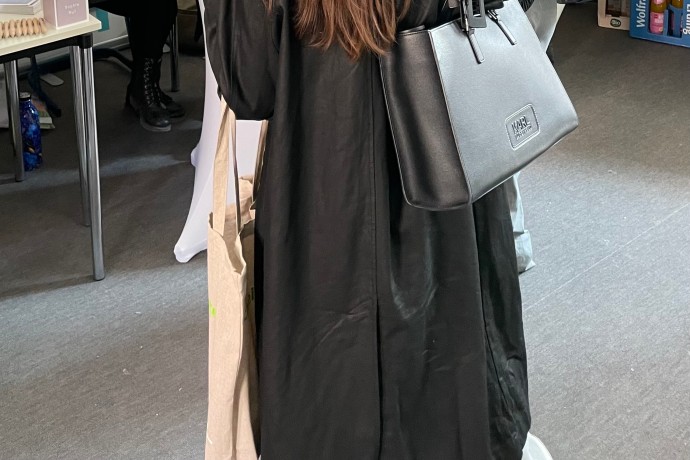 Studierende und Unternehmensvertreter auf der Karrieremesse 