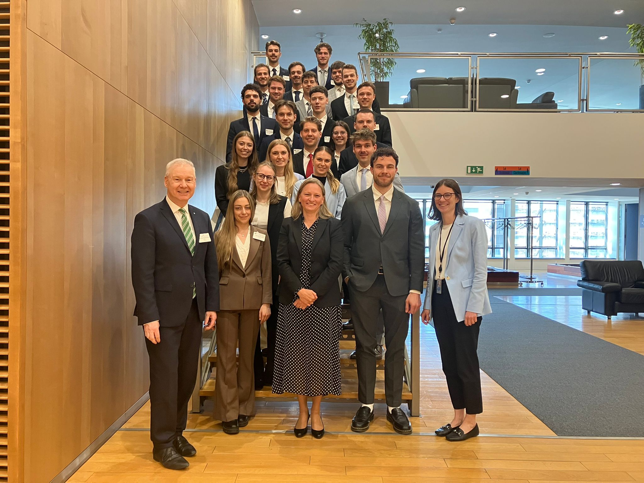 Studierende der Masterstudienrichtung Applied Business Innovation zu Besuch im EU Parlament