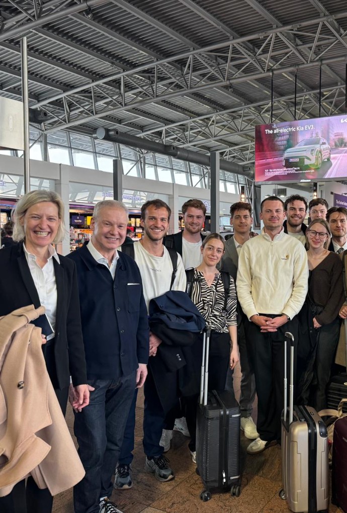 Studierende der Masterstudienrichtung Applied Business Innovation zu Besuch im EU Parlament
