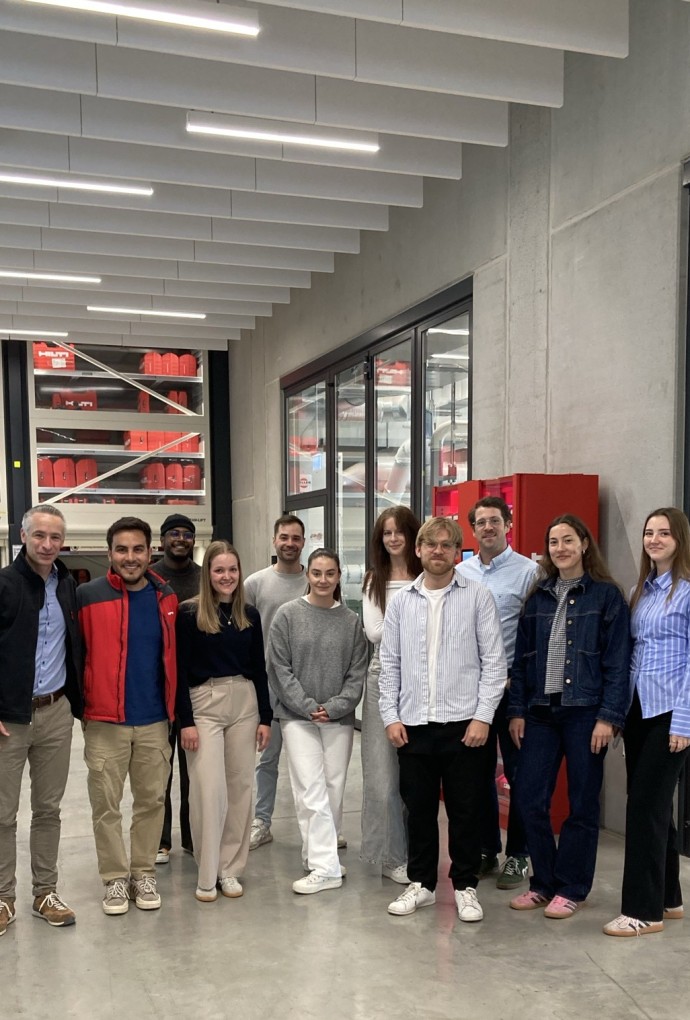 B2B Content Creation in Social Media via AI: Collaboration between Hilti & HMBS