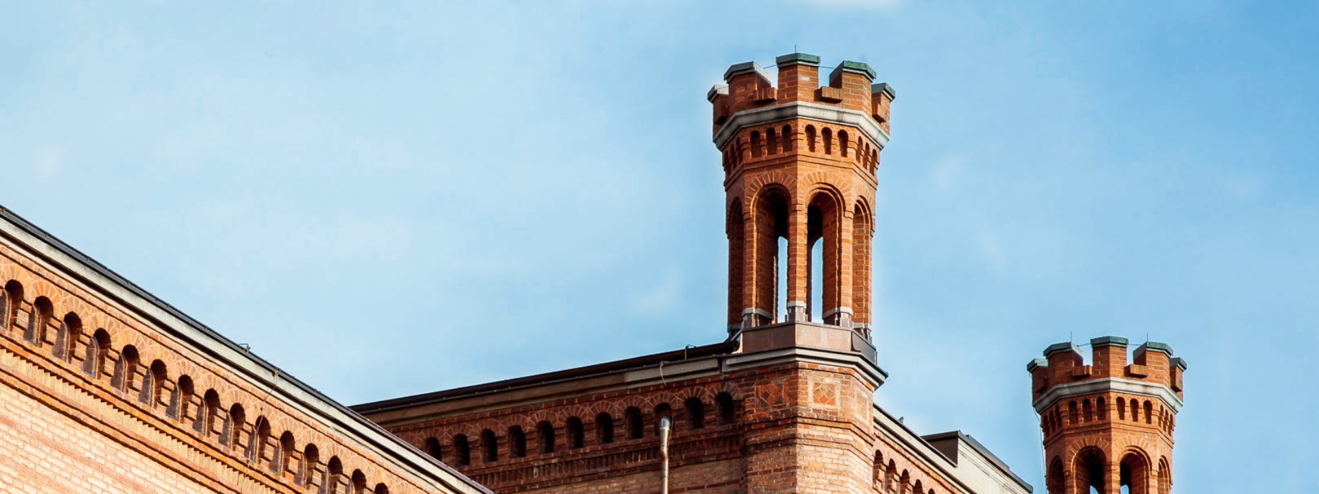 Das Bild zeigt das alte Zeughaus, das Gebäude der Fakultät für Design.