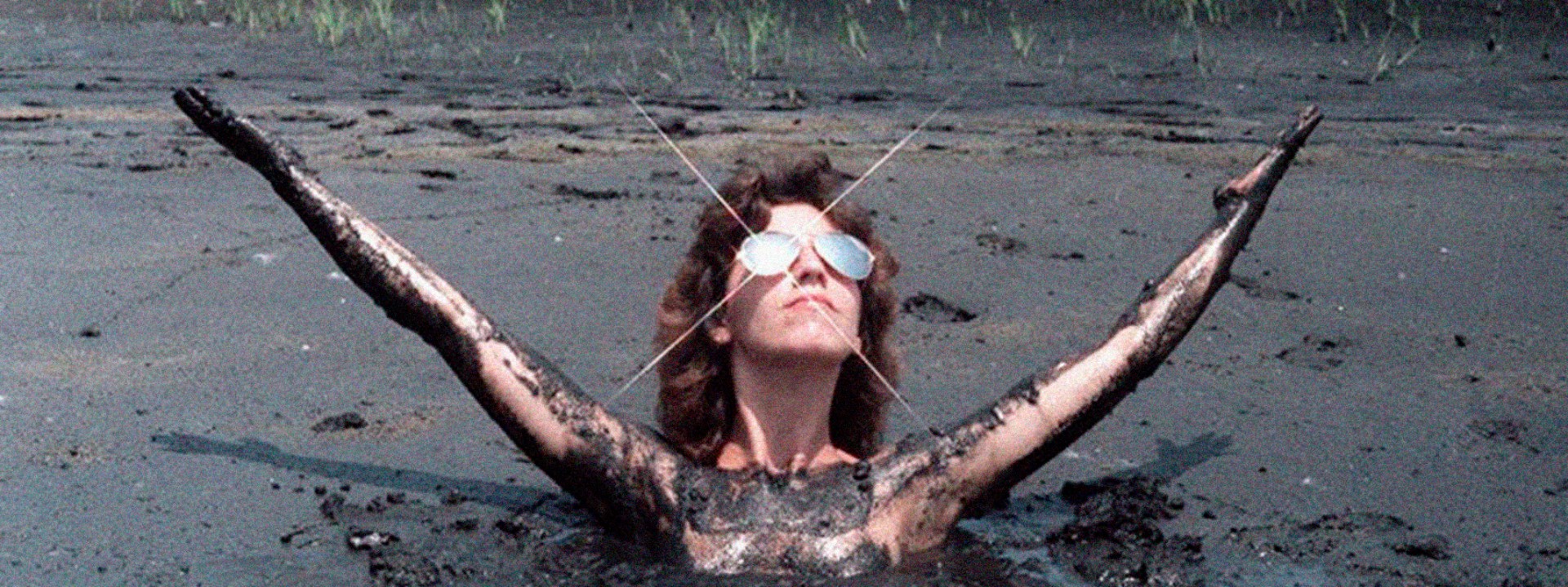 Bild zeigt Lotte Reinmann im Schlam