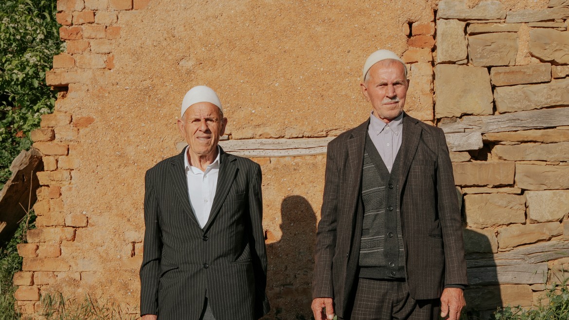 Foto zeigt zwei ältere Herren