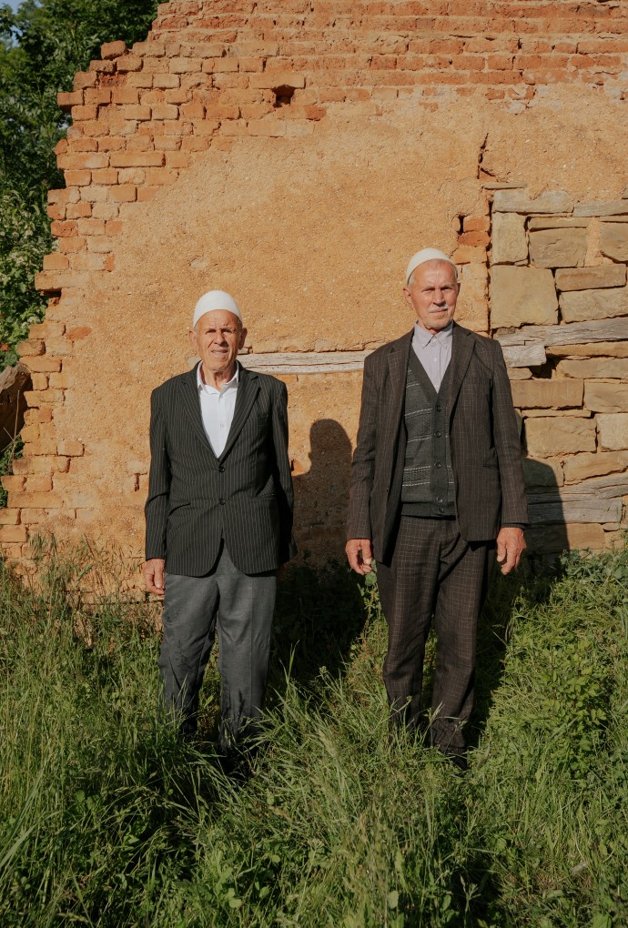 Foto zeigt zwei ältere Herren