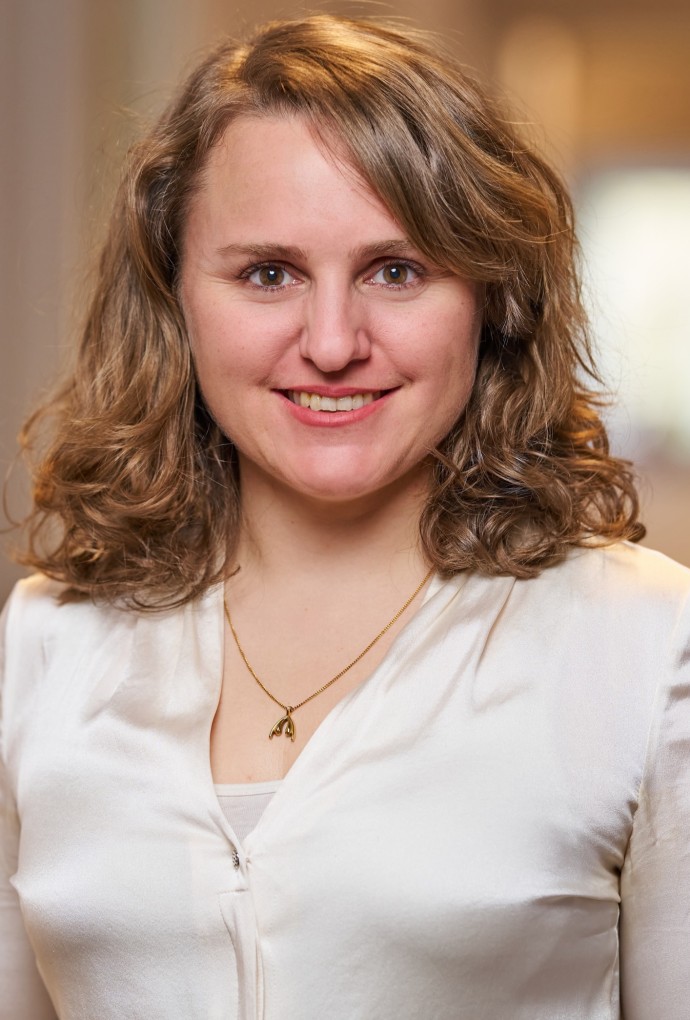 Eva Sturm, wissenschaftliche Mitarbeiterin im Forschungsprojekt New Work im Tourismus an der Fakultät für Tourismus. 