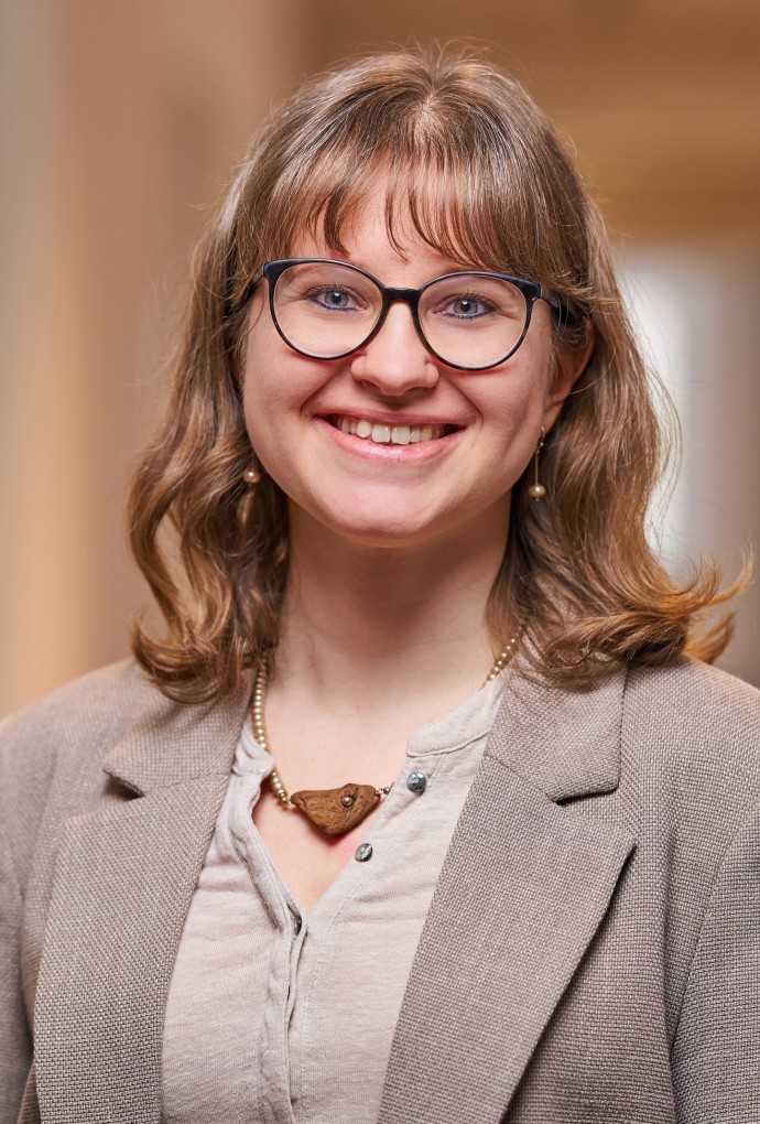 Katrin Eberhardt, wissenschaftliche Mitarbeiterin im Forschungsprojekt New Work im Tourismus an der Fakultät für Tourismus.