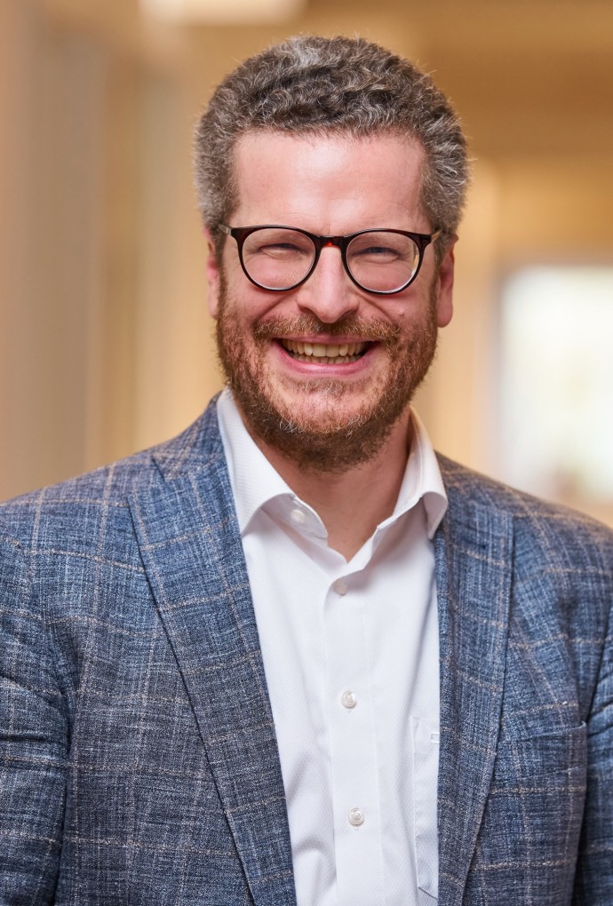 Prof. Dr. Simon Werther, Lead Partner im Forschungsprojekt New Work im Tourismus an der Fakultät für Tourismus. 