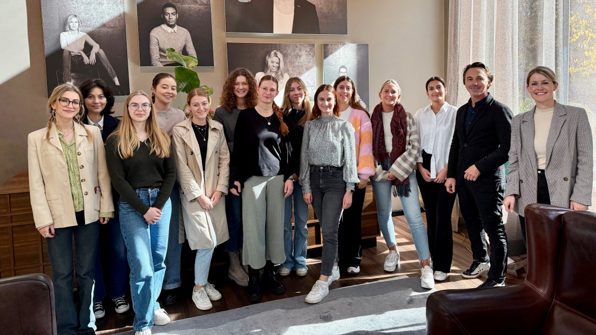 Masterstudierende zu Besuch im Motel One Headquarter (Foto: Axel Gruner) Motel One Headquarter