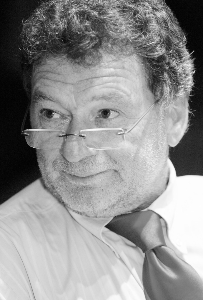 Nachruf Prof. Dr. Theo Eberhard (Foto: Felix Kolbeck) Nachruf Prof. Dr. Theo Eberhard