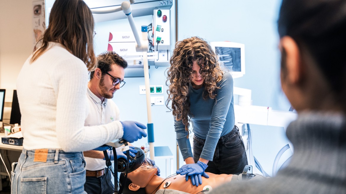 Studierende des Advanced Nursing Practice-MAs in der Übung 